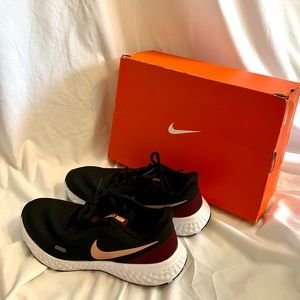 Nike Revolution Women’s Tennis Shoes